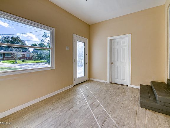 4th image of 2732 Charbray Dr