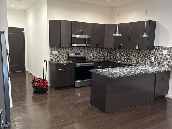 415 New York Ave #3B