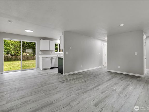 3rd image of 14314 127th Avenue E