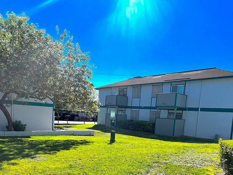 Canyon Club Apartments — Photo 70