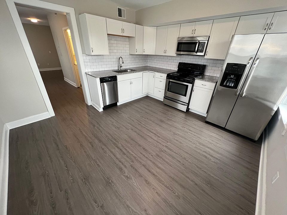 1st image of 71 E Gates St APT 4