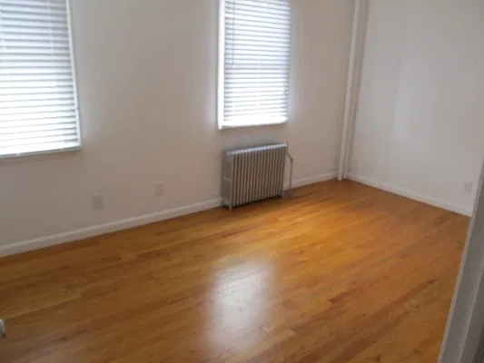 Rented by FlatFinders Realty | media 9