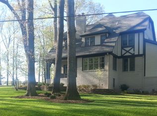 900 Fairway Dr, High Point, NC 27262