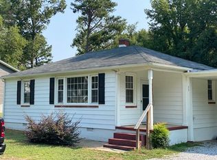 33 Ridge Rd, Amelia Court House, VA 23824