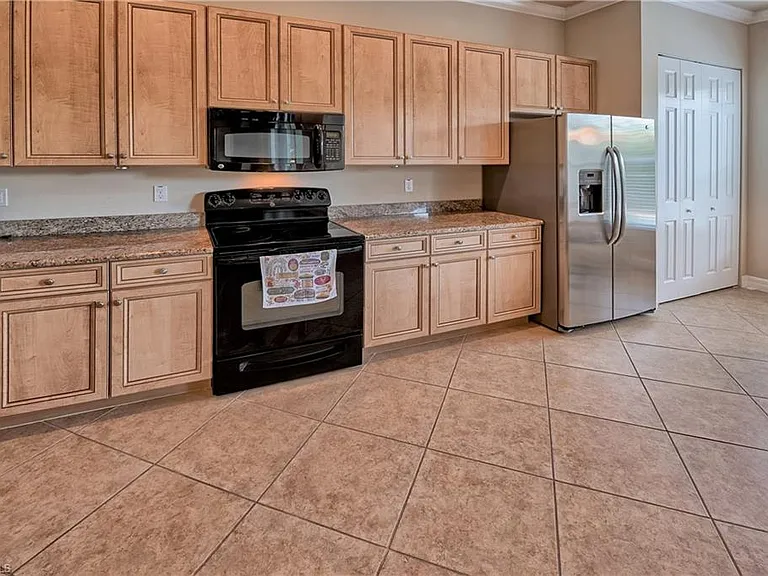 6623 Monterey Point — Photo 8