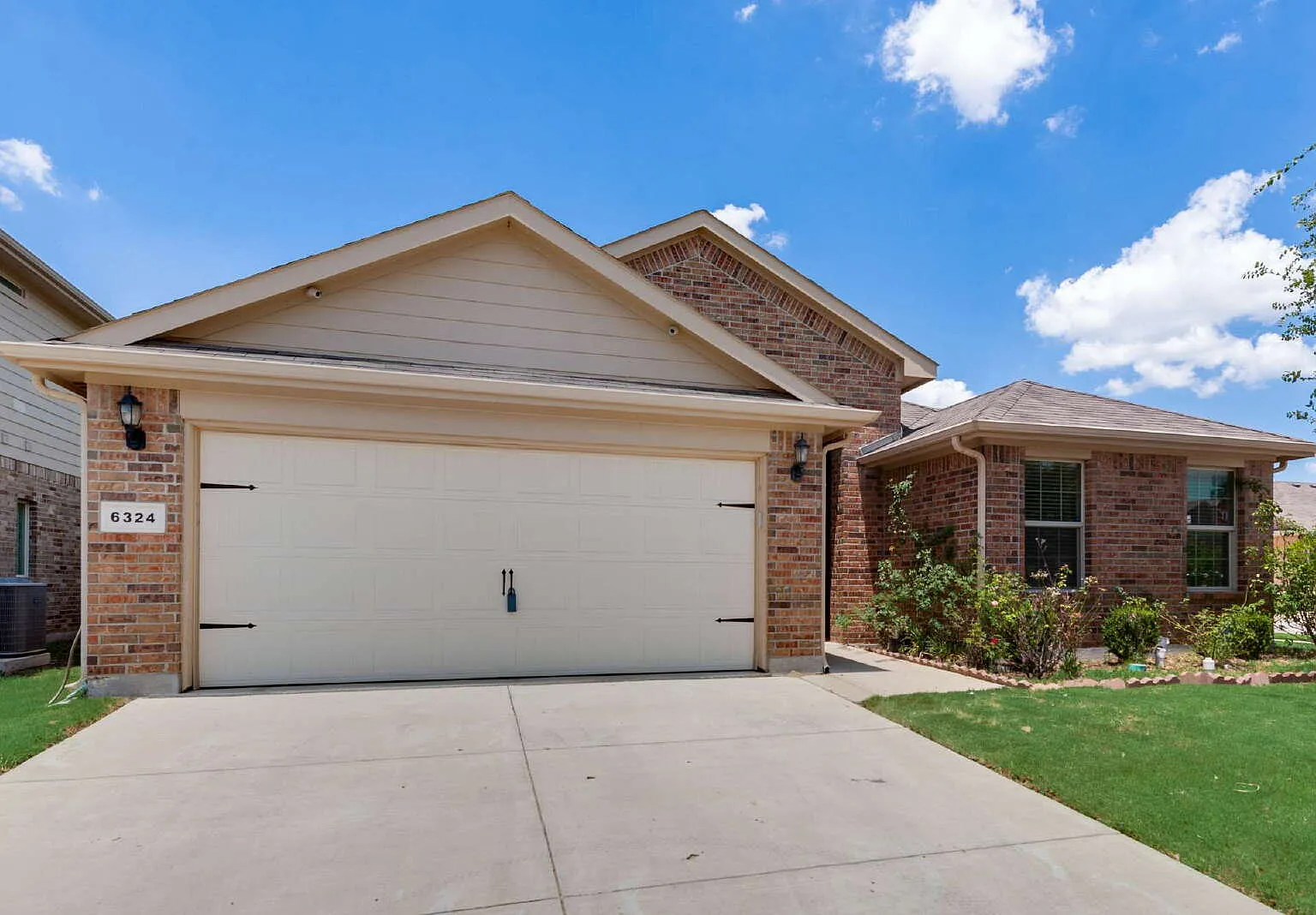 4 bed, 2.0 bath, 1772 sqft, $2,150 — Photo 1