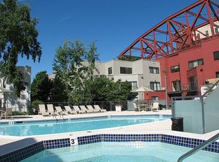 1040 NW Naito Pkwy APT O1, Portland, OR 97209