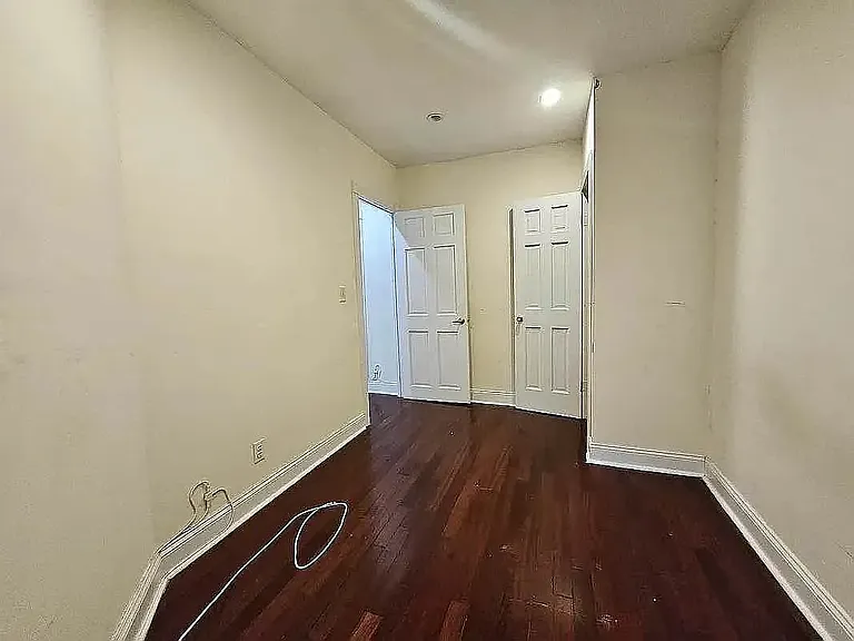 228 E 26th St #5Z — Photo 7