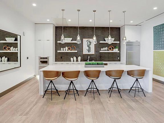 5th image of 45158 Warm Springs Blvd