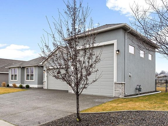 4th image of 3294 Wild Canyon Way