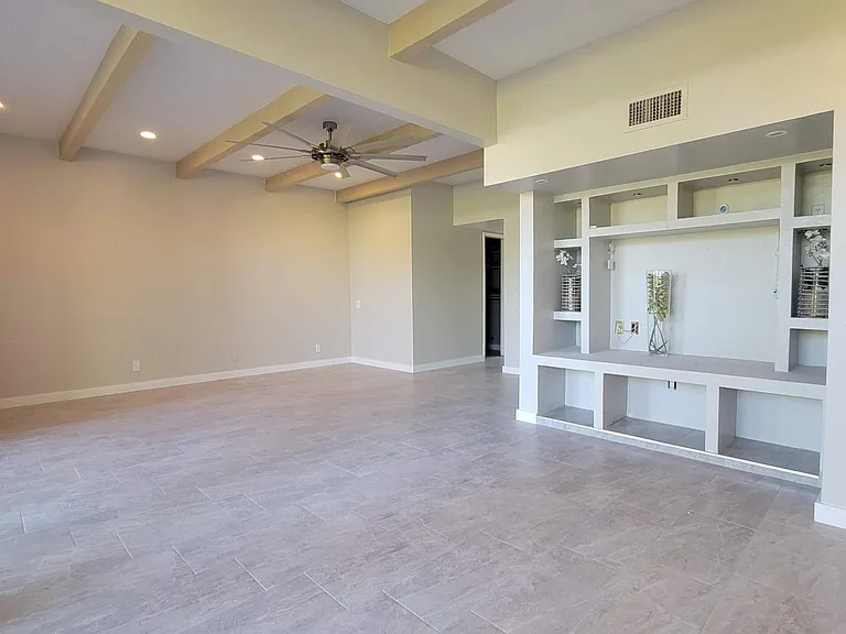 1542 E Solano Dr — Photo 8