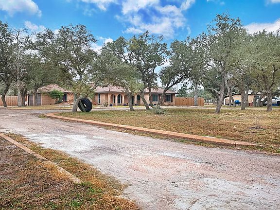 2nd image of 760 Sunset Dr