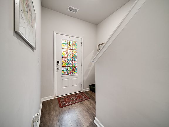 4th image of 701 Dallas Dr