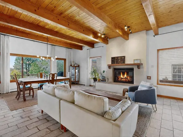 1109 Daskalos Dr NE, Albuquerque, NM 87123
