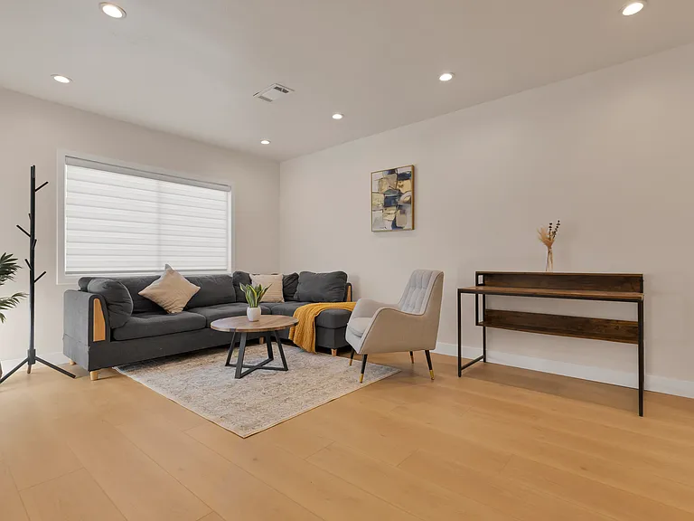 E Lemon Ave — Photo 1