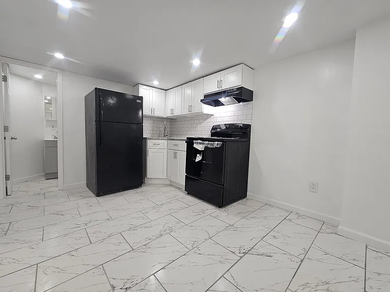 4124 Castor Ave — Photo 1