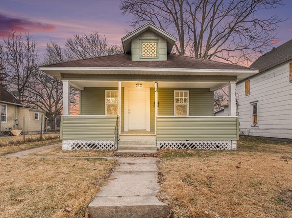 1703 Marine St, South Bend, IN 46613