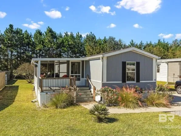 1926 Ridgewood Dr, Lillian, AL 36549