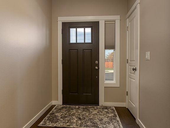 3rd image of 2201 Leonard Dr