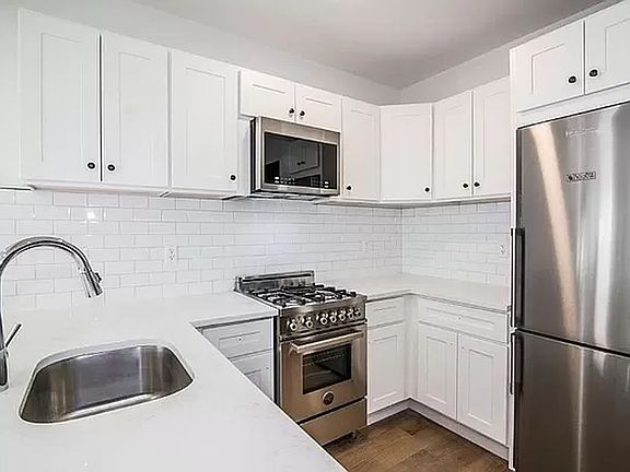3rd image of 1229 Putnam Ave #2D