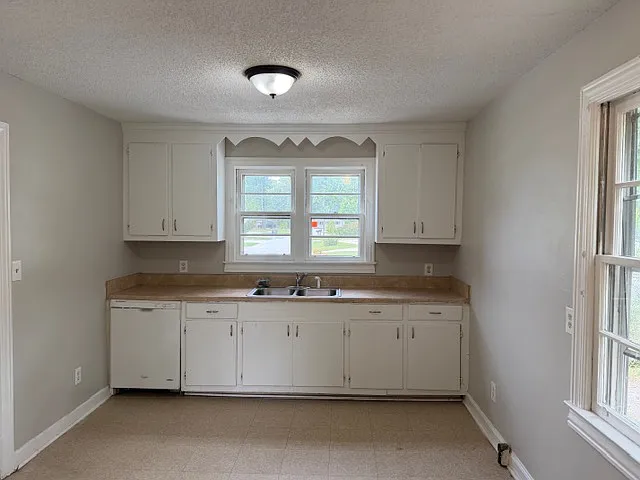 2 bed, 1169 sqft, $1,350 — Photo 2