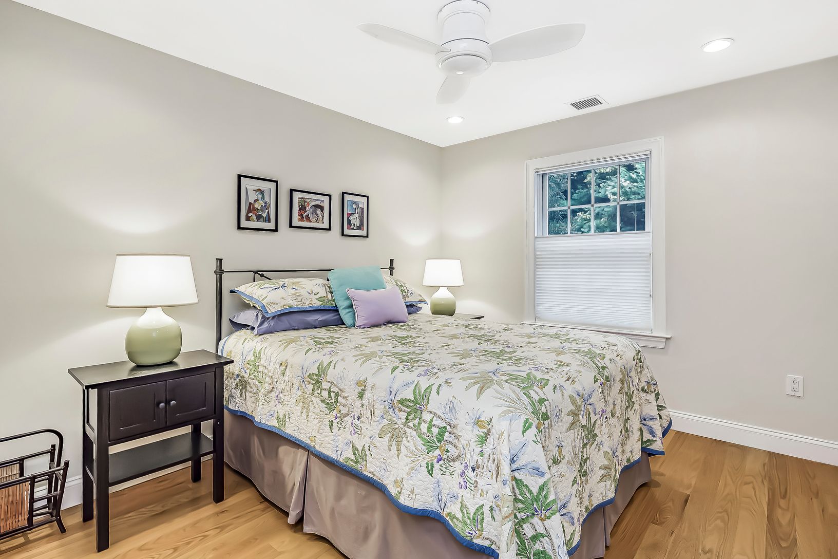  Bright and airy 3rd bedroom 