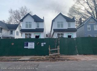14 Trinity Pl, Staten Island, NY 10310
