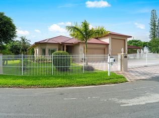 107 Wilson Rd, Cloud Lake, FL 33406