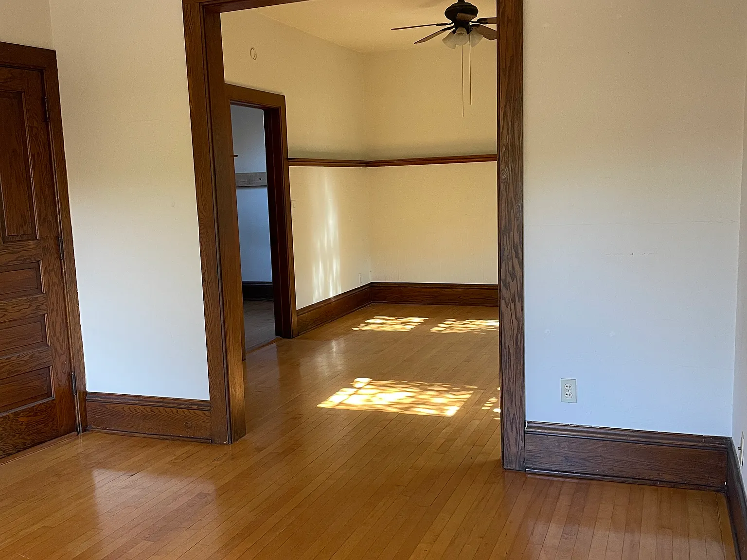 1 bed, 1000 sqft, $1,300 — Photo 3