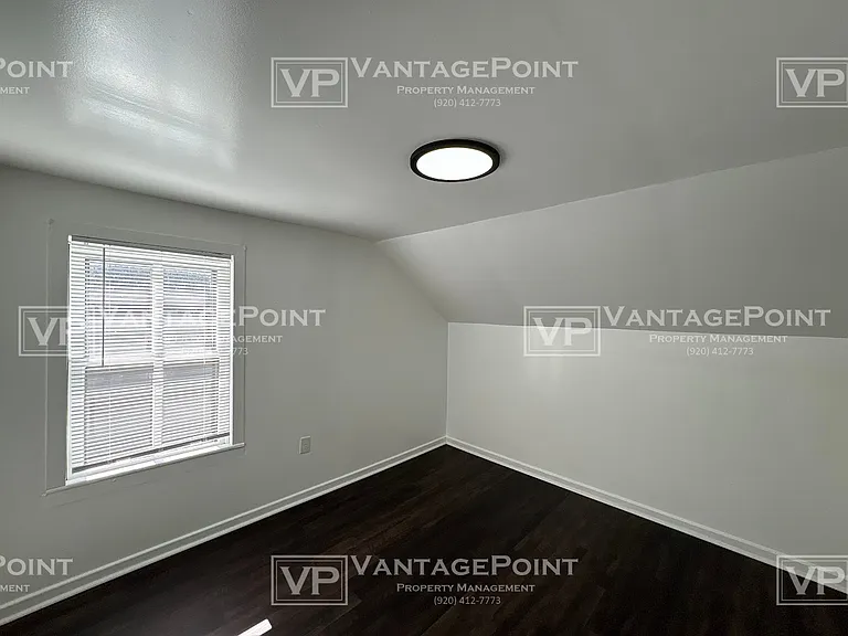 513 E Quincy St — Photo 11