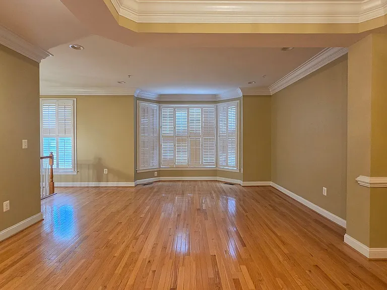 3547 Goddard Way — Photo 3
