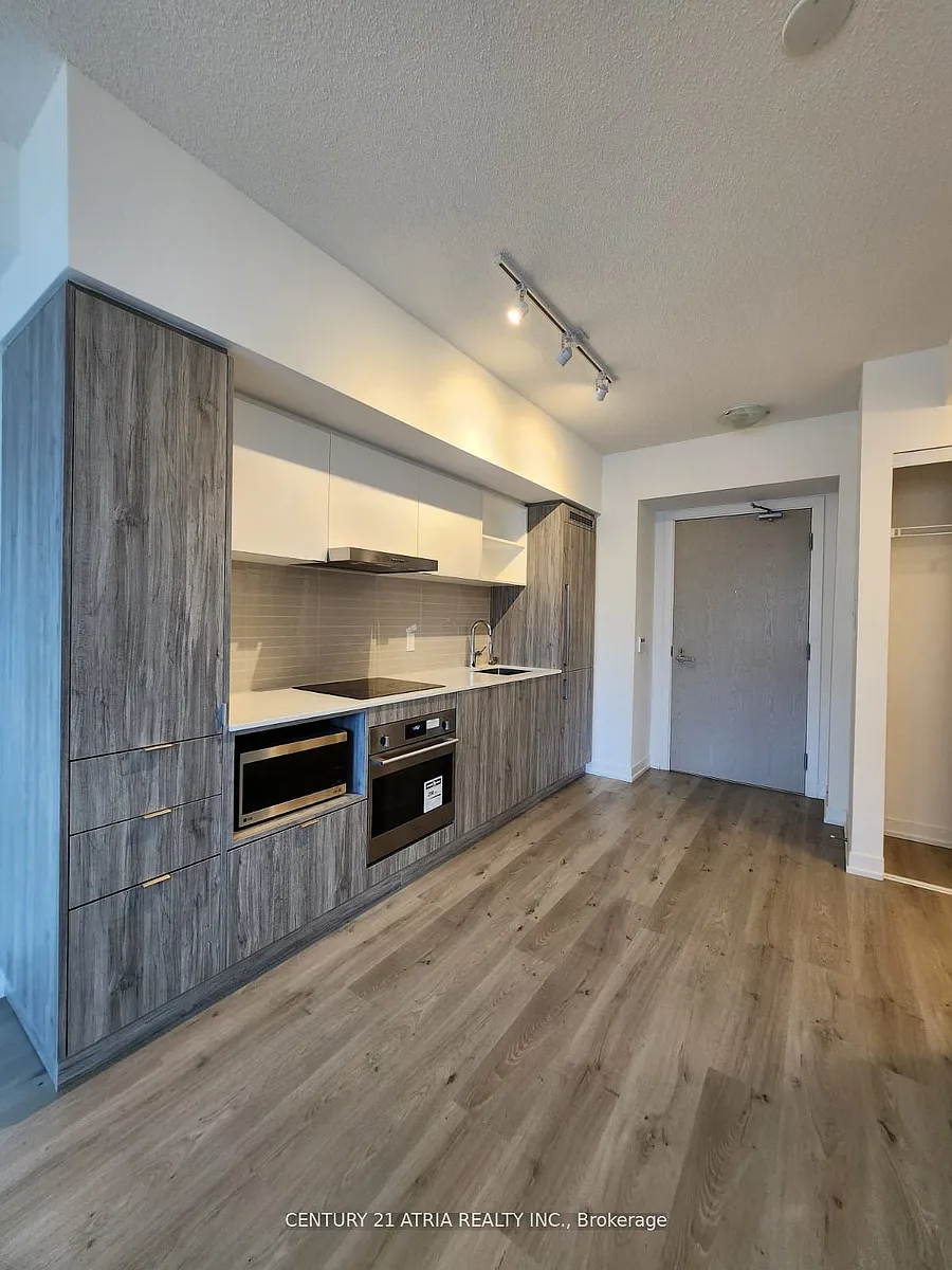 Building Photo - 138 Downes St #2112