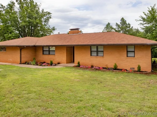 823 Ranch Ave, Stillwater, OK 74075