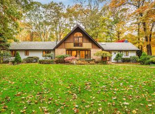 10 Armand Ct, Saint James, NY 11780