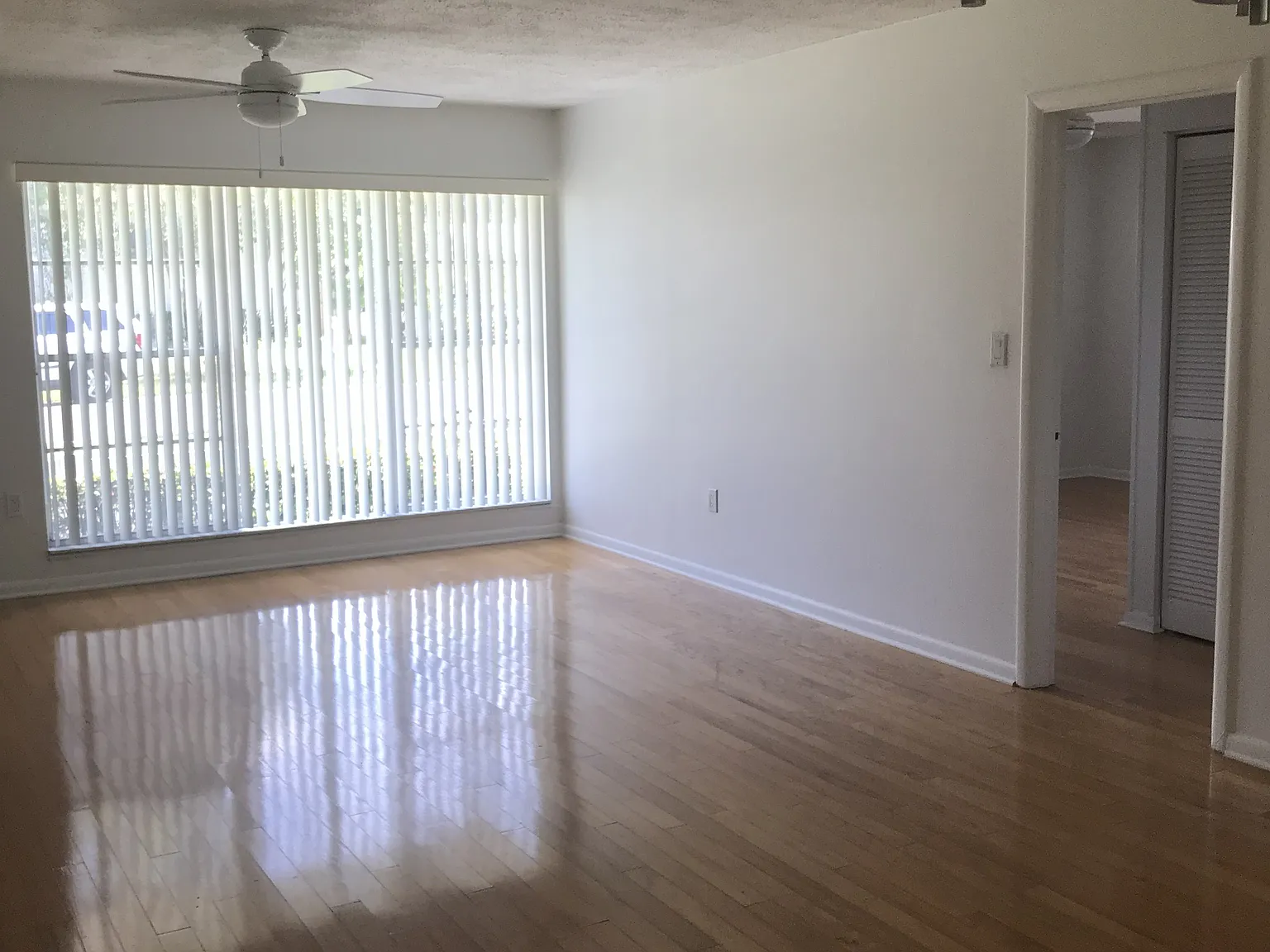 3 bed, 1215 sqft, $2,600 — Photo 3