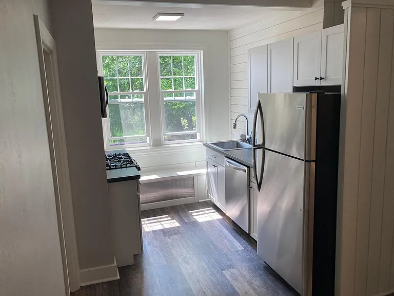 210 S Allen St #8 — Photo 6