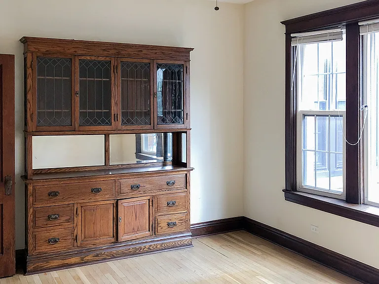 1440 W Addison St #2 — Photo 3