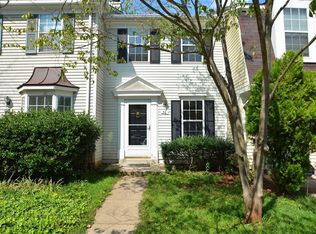 36 Palmer Ct, Sterling, VA 20165