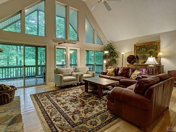 2nd image of 49 Chinquapin Ct