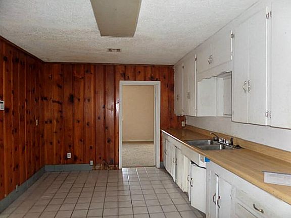 3rd image of 5103 S McKinley Ave