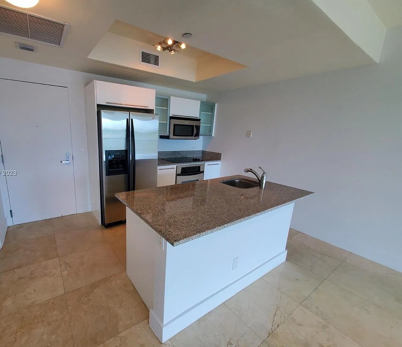 1 bed, 1.5 bath, 845 sqft, $3,350 — Photo 4