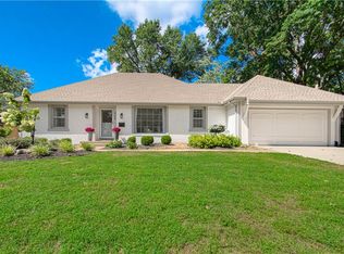 8208 W 72nd Ter, Overland Park, KS 66204