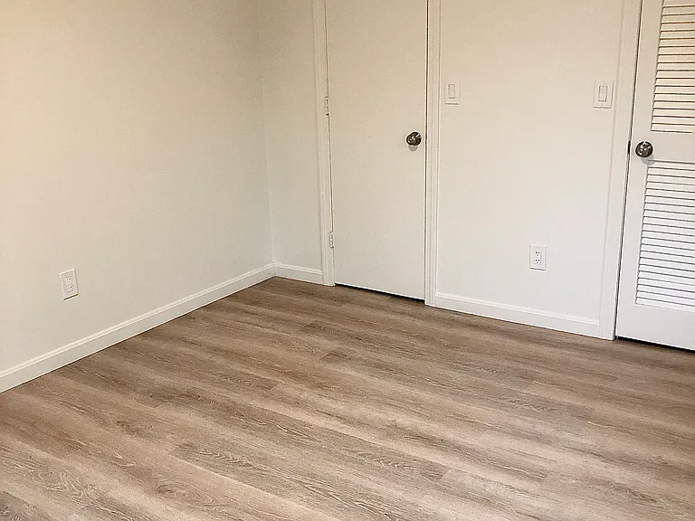 Bedroom with 2 closets