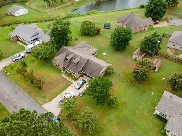 2101 Kamak Dr, Beebe, AR 72012