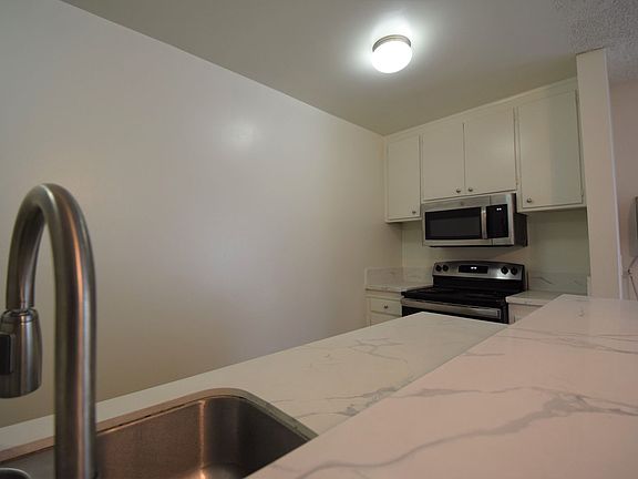 5th image of 4414 Woodman Ave APT 107