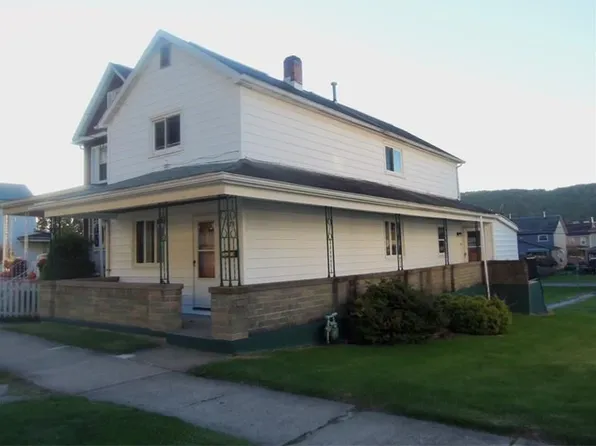 925 7th Ave, Ford City, PA 16226