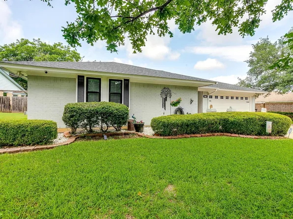 7604 Silveridge Dr, Fort Worth, TX 76133