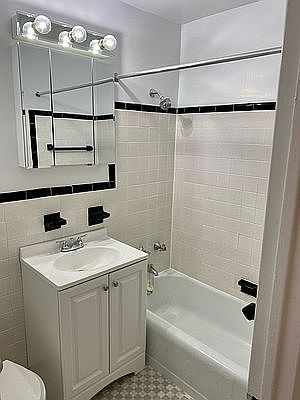 5th image of 10 W 135th St APT 8L