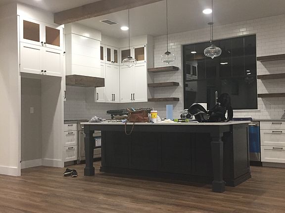 3rd image of 1220 Sleepy Hollow Ln