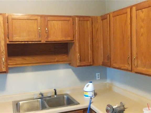 5th image of 2934 N Sherman Dr